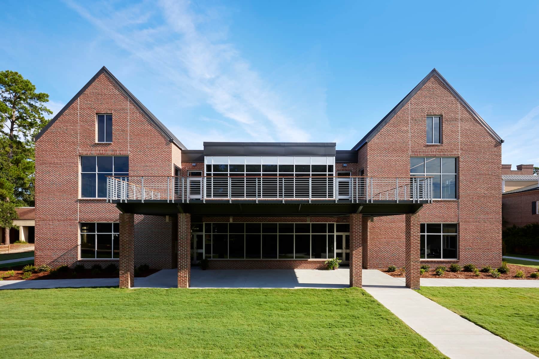 Commercial building with LWIC roof deck